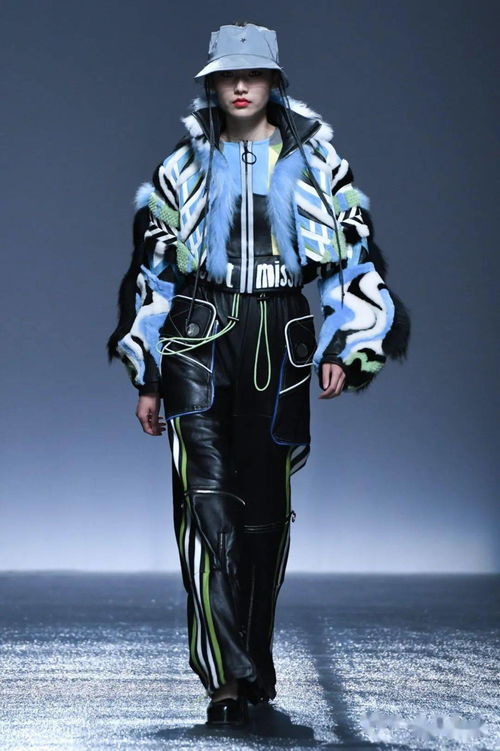 聚焦 滴水穿石,初心如磐 江西服裝學(xué)院2021中國國際大學(xué)生時(shí)裝周演繹 卅之舞